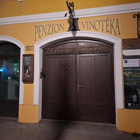 Penzion A Vinoteka Hrozen Kroměříž Eksteriør billede