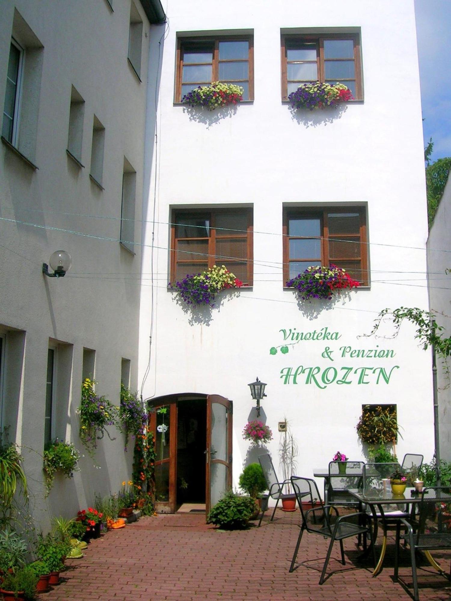 Penzion A Vinoteka Hrozen Kroměříž Eksteriør billede